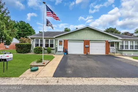 12 Independence Pkwy # A, Whiting, NJ 08759