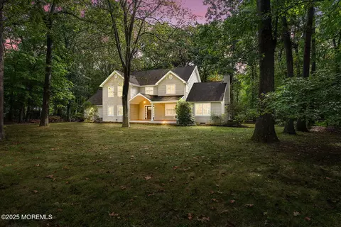 119 Lindy Ln, Lincroft, NJ 07738