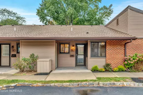 10 Ellsworth Ct, Red Bank, NJ 07701