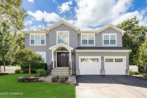 24 Sun Hollow Rd, Howell, NJ 07731