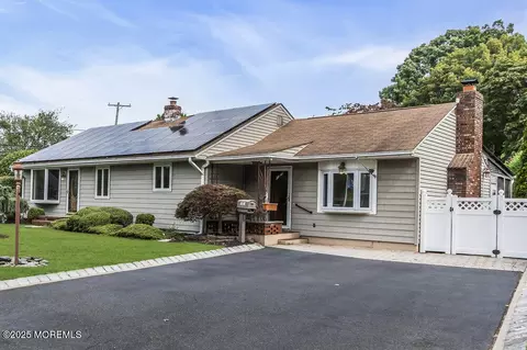 351 Meadowbrook Ave, Eatontown, NJ 07724