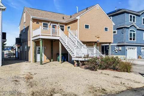 110 Lake Superior Dr, Little Egg Harbor, NJ 08087