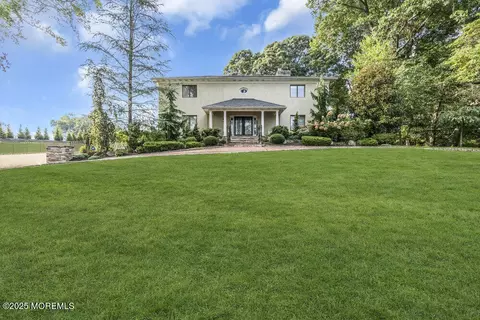 583 Navesink River Rd, Red Bank, NJ 07701