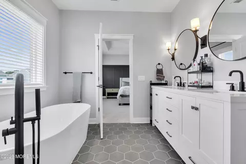 Bath - 3 Devon Dr, Howell, NJ 07731 photo 5 of 7