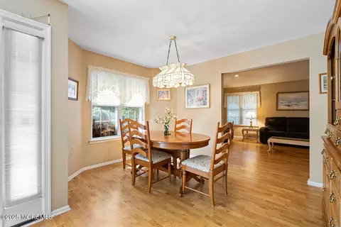 Dining - 2 Arthur Ct, Jackson, NJ 08527 photo 2 of 3