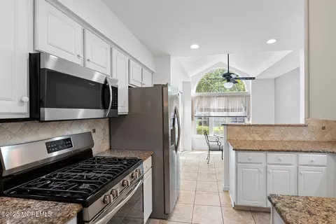 Kitchen - 2 Arthur Ct, Jackson, NJ 08527 photo 2 of 4