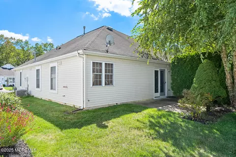 Exterior - 2 Arthur Ct, Jackson, NJ 08527 photo 3 of 4