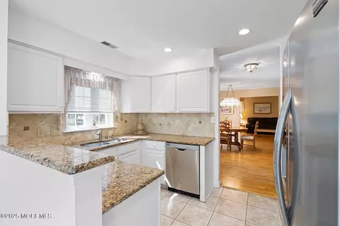 Kitchen - 2 Arthur Ct, Jackson, NJ 08527 photo 1 of 4