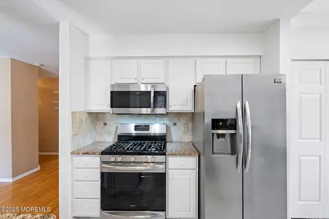 Kitchen - 2 Arthur Ct, Jackson, NJ 08527 photo 4 of 4