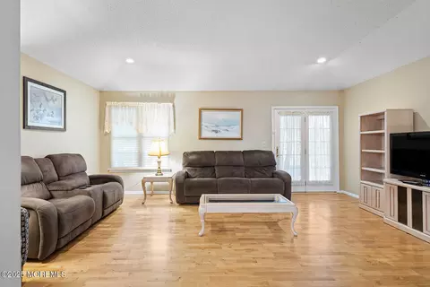 Living - 2 Arthur Ct, Jackson, NJ 08527 photo 1 of 1