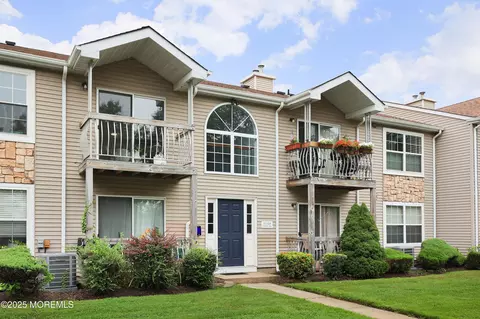 64 Diane Dr, Tinton Falls, NJ 07753