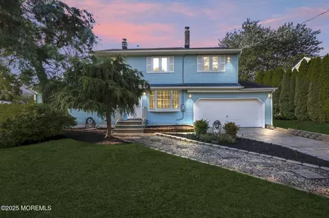 4 Elm Dr, Wall Township, NJ 07753