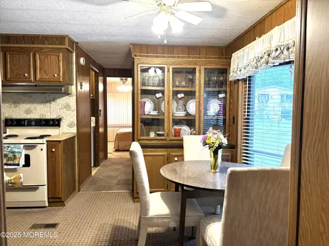 Dining - 5 Periwinkle Pl, Jackson, NJ 08527 photo 1 of 2
