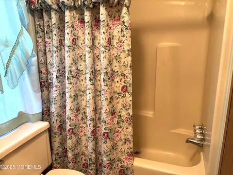 Bath - 5 Periwinkle Pl, Jackson, NJ 08527 photo 4 of 4