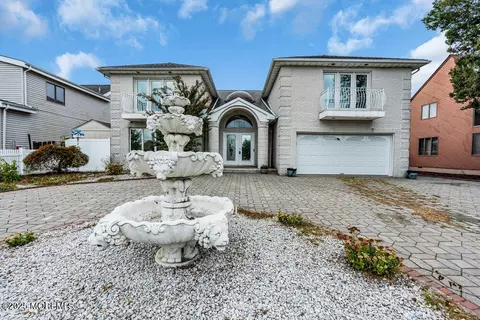 52 16th St, Toms River, NJ 08753