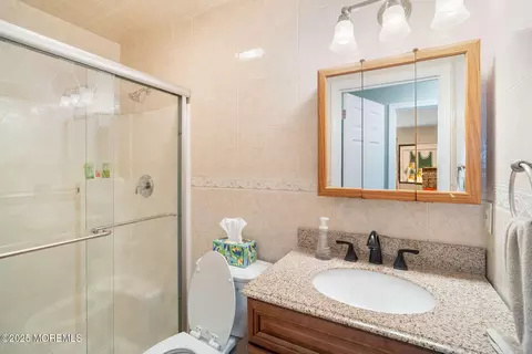 Bath - 18 Red Maple Dr, Brick, NJ 08724 photo 1 of 2
