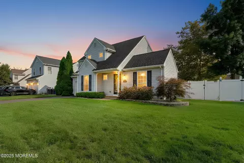 Exterior - 18 Red Maple Dr, Brick, NJ 08724 photo 2 of 7