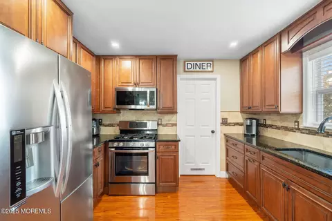 Kitchen - 18 Red Maple Dr, Brick, NJ 08724 photo 4 of 4