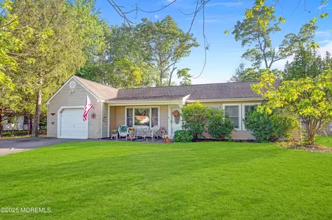 144 Shenandoah Blvd, Toms River, NJ 08753