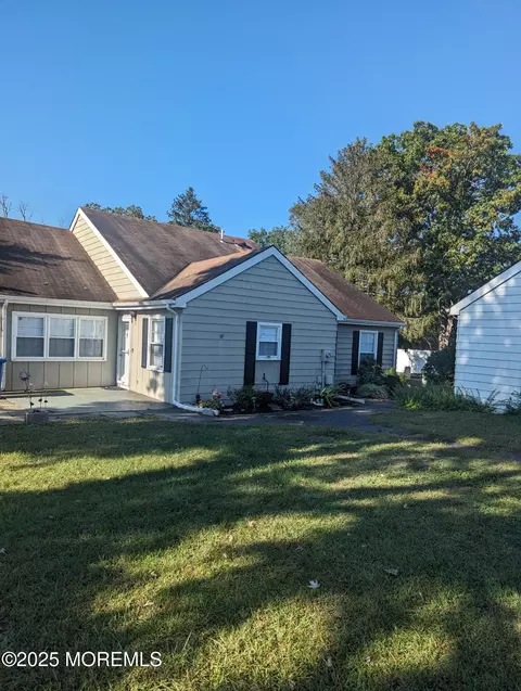 33 Dover Walk #633, Toms River, NJ 08753