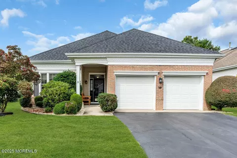 3 Dawnwinds Ct, Lakewood, NJ 08701