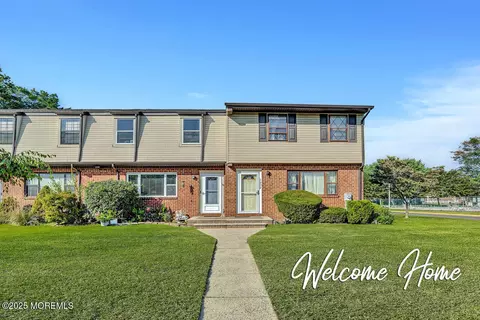 1200 Baylis Ct, Brick, NJ 08724