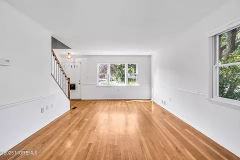 Living - 88 E River Rd, Rumson, NJ 07760 photo 2 of 2