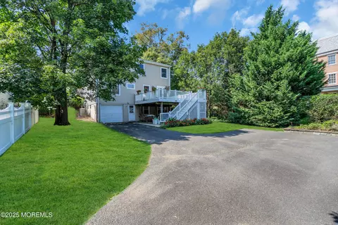 Exterior - 88 E River Rd, Rumson, NJ 07760 photo 3 of 4