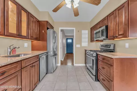 Kitchen - 114 Crescent Dr, Brick, NJ 08724 photo 1 of 3