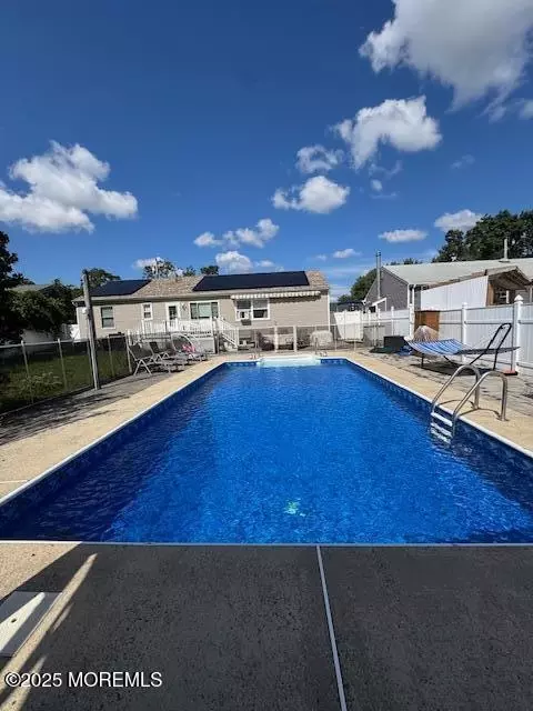 Exterior - 114 Crescent Dr, Brick, NJ 08724 photo 6 of 6