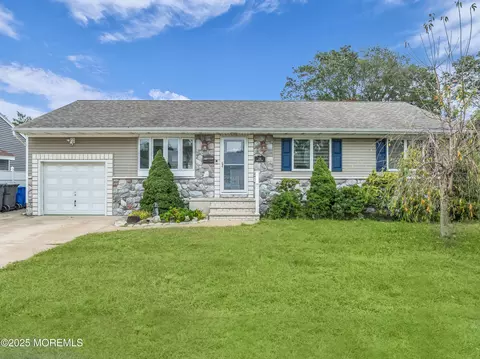 114 Crescent Dr, Brick, NJ 08724