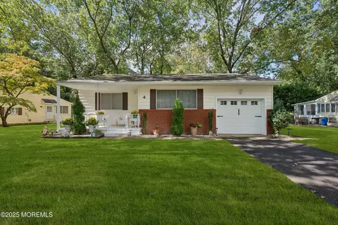 4 Minnesota Ave, Whiting, NJ 08759