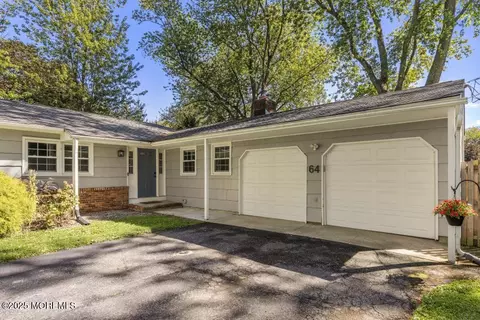 64 Woodcrest Dr, Freehold, NJ 07728