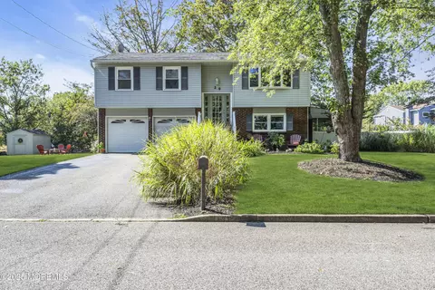 29 Pheasant Dr, Bayville, NJ 08721