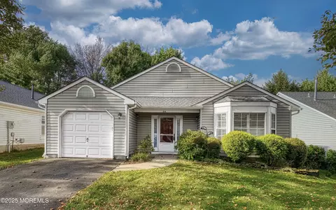 24 Mayapple Dr, Brick, NJ 08724 photo 2