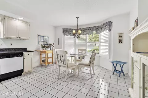 24 Mayapple Dr, Brick, NJ 08724 photo 13