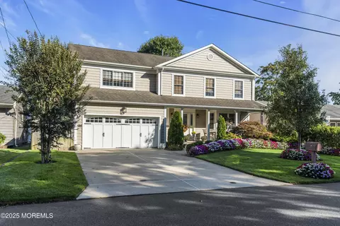 1328 Sleepy Hollow Rd, Point Pleasant, NJ 08742
