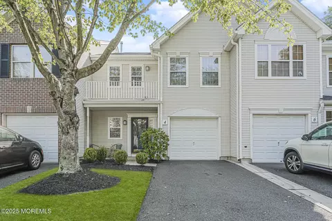 4 Waterville Rd, Manalapan, NJ 07726