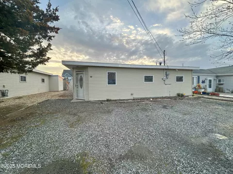 58 W Anchor Dr, Little Egg Harbor, NJ 08087