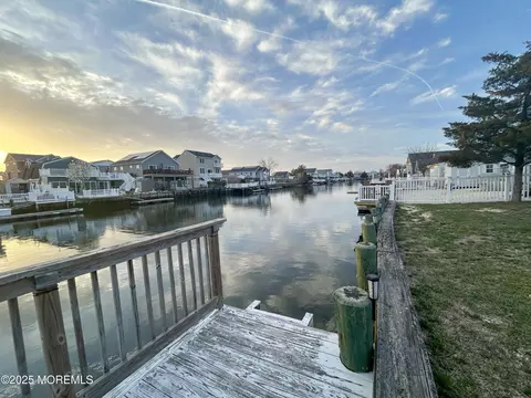 58 W Anchor Dr, Little Egg Harbor, NJ 08087