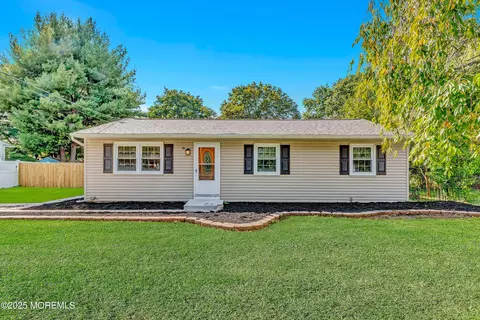 13 Muskogean Trl, Browns Mills, NJ 08015