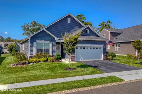 112 Edenton Dr, Barnegat, NJ 08005