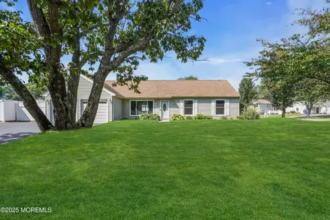 912 New Jersey Ave, Toms River, NJ 08753