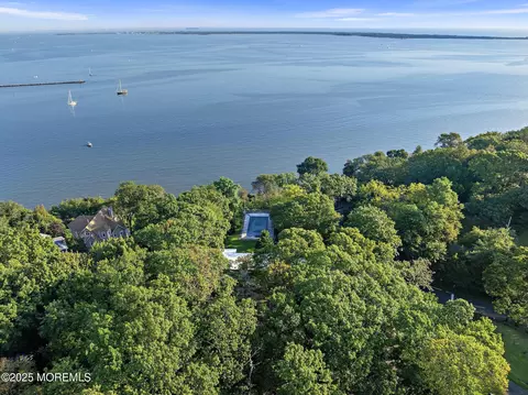 1 Cameron Cir, Atlantic Highlands, NJ 07716