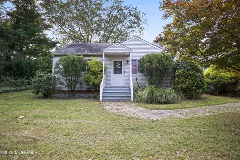 266 Lake Shore Dr, Brick, NJ 08723