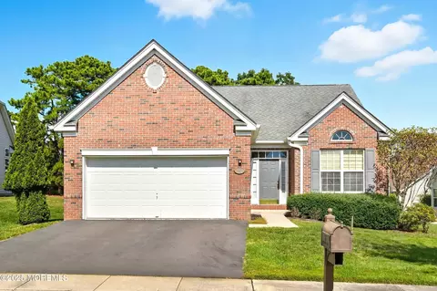 56 Mulberry Dr, Manahawkin, NJ 08050