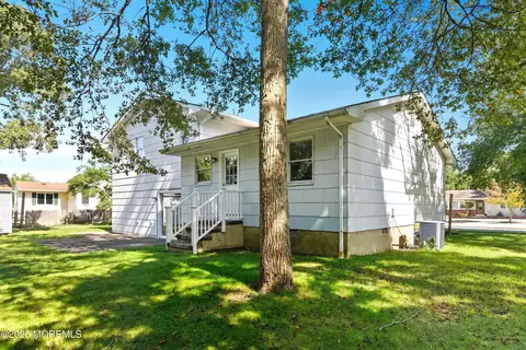 Exterior - 416 Irons St, Forked River, NJ 08731 photo 3 of 4
