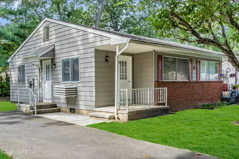 14 Roosevelt City Rd #B, Whiting, NJ 08759