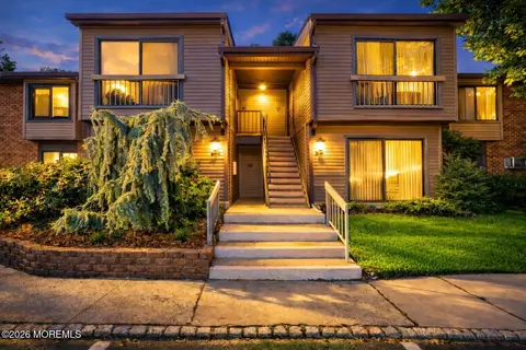 11 Manchester Ct, Red Bank, NJ 07701