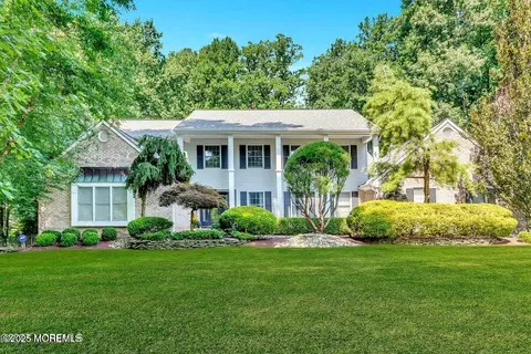 11 Applethorn Ct, Colts Neck, NJ 07722